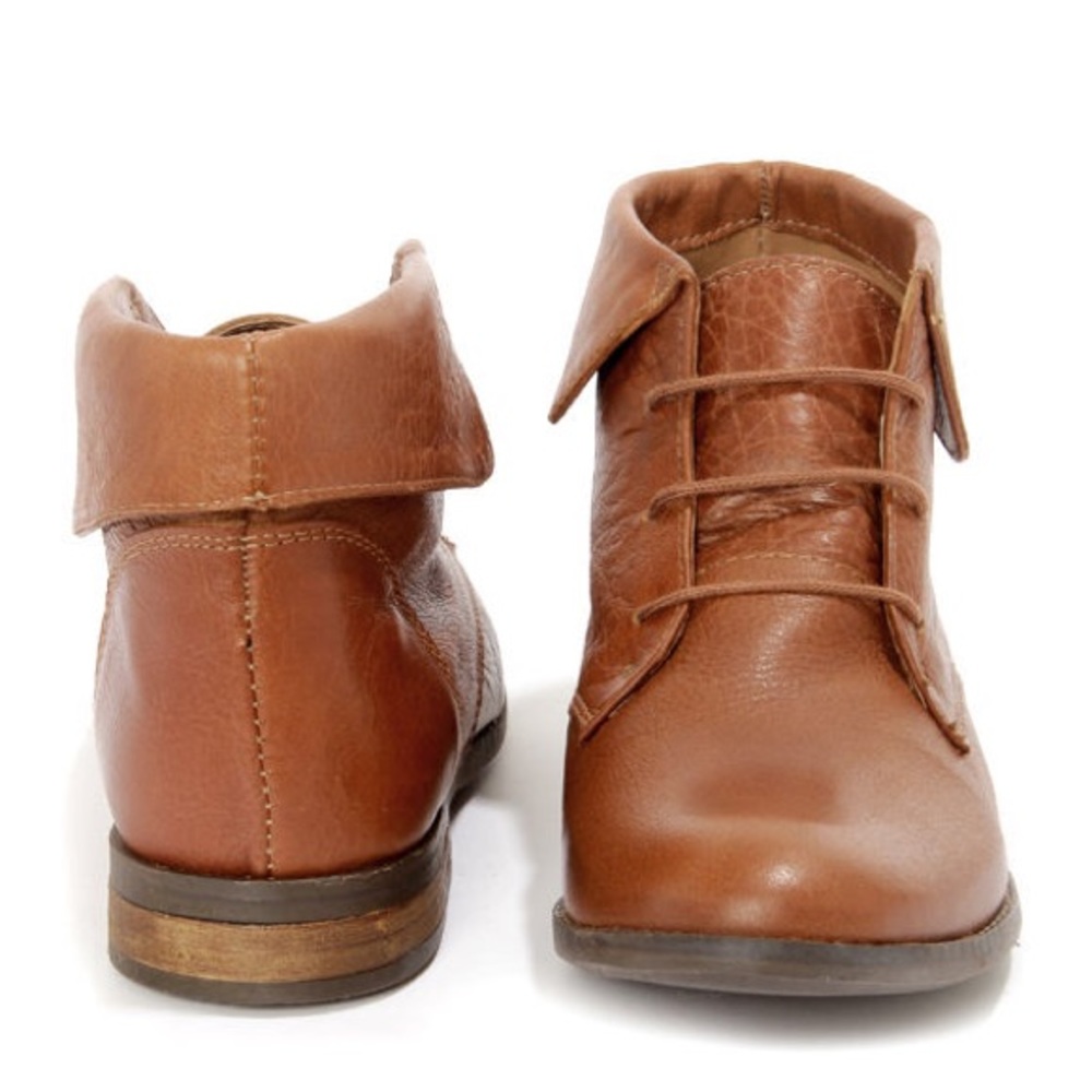 STEVE MADDEN STINGREI COGNAC LEATHER ANKLE BOOTS